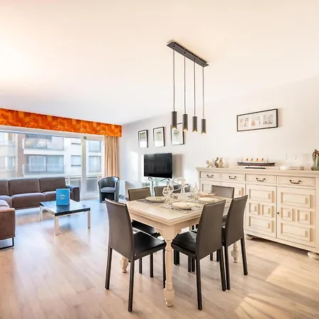 Permieres Loges Apartment