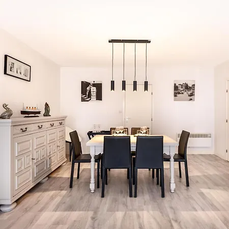 Permieres Loges Apartment